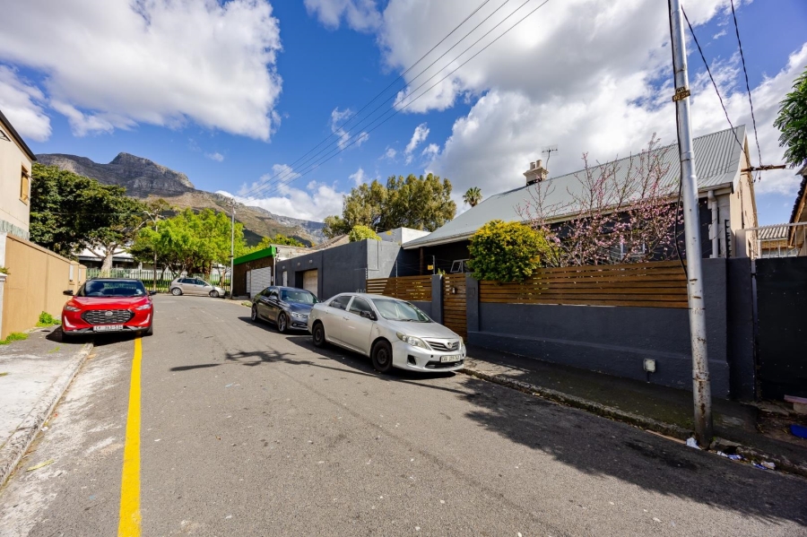 6 Bedroom Property for Sale in Woodstock Western Cape